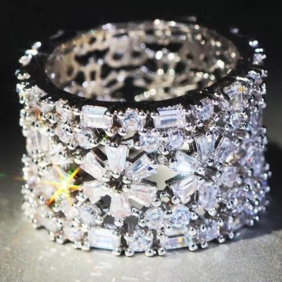 New 18CT 925 Sterling Silver Diamond Ring - Picture 6 of 6